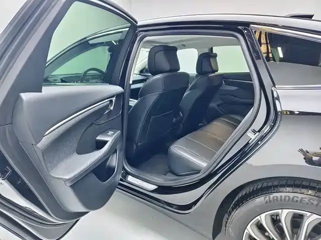 Buick LaCrosse — Фото автомобиля 5