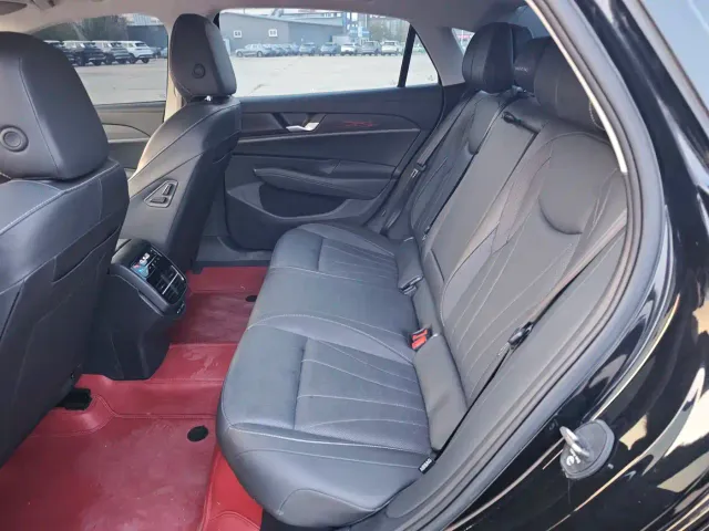 Volkswagen Passat — Фото автомобиля 15