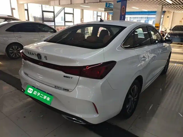 Changan Eado — Фото автомобиля 6