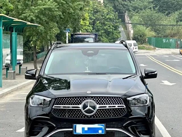 Mercedes-Benz GLE-Class — Фото автомобиля 2