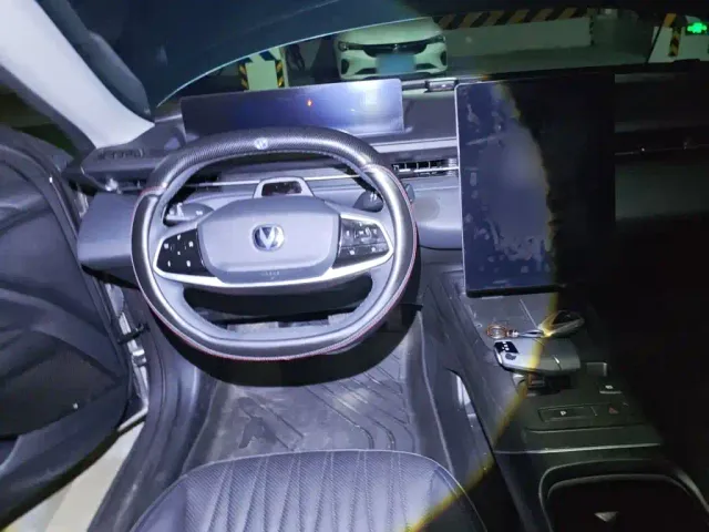Changan Lamore — Фото автомобиля 2