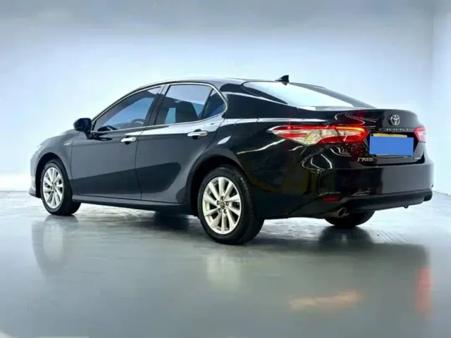 Toyota Camry — Фото автомобиля 6