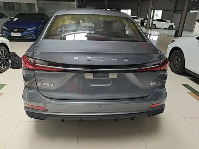 Roewe i5 — Фото автомобиля 5