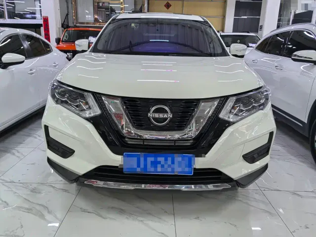 Nissan X-Trail — Фото автомобиля 2