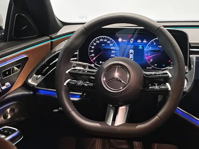 Mercedes-Benz E-Class — Фото автомобиля 15