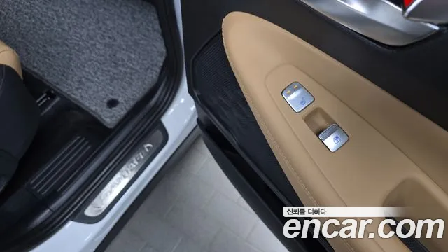 Hyundai Santafe — Фото автомобиля 24
