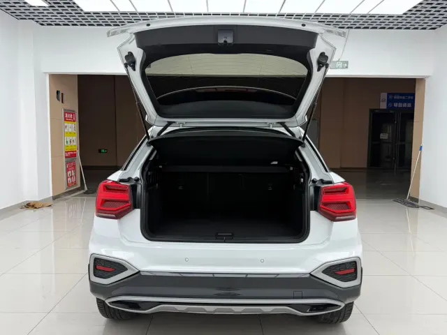 Audi Q2L — Фото автомобиля 7