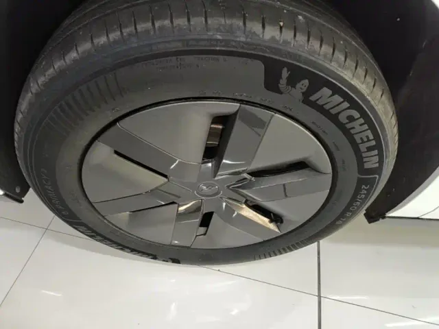 Li Auto MEGA — Фото автомобиля 22