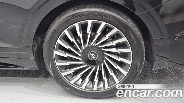 Hyundai Grandeur GN7 — Фото автомобиля 6