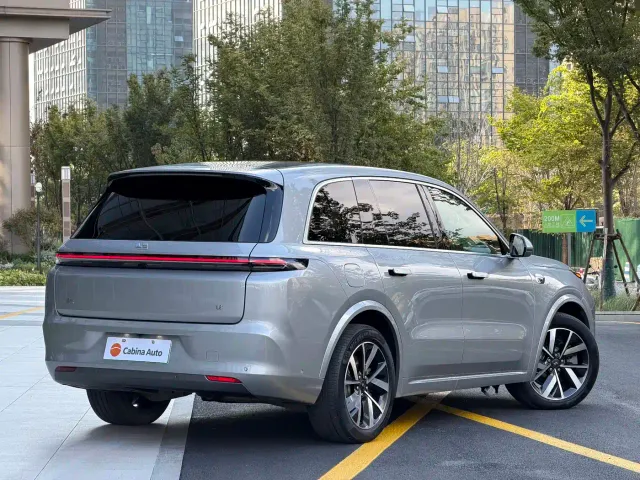 Li Auto L8 — Фото автомобиля 4
