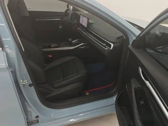 Geely Emgrand — Фото автомобиля 8