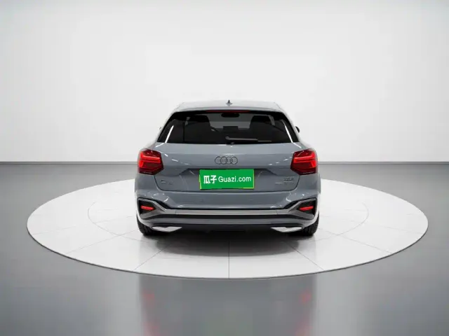 Audi Q2L — Фото автомобиля 3