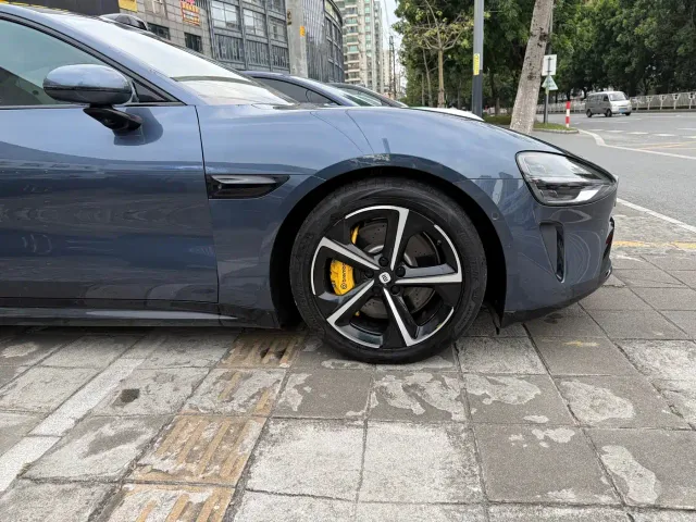 Xiaomi SU7 — Фото автомобиля 21