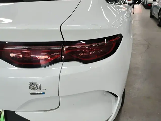 BYD Qin L — Фото автомобиля 7