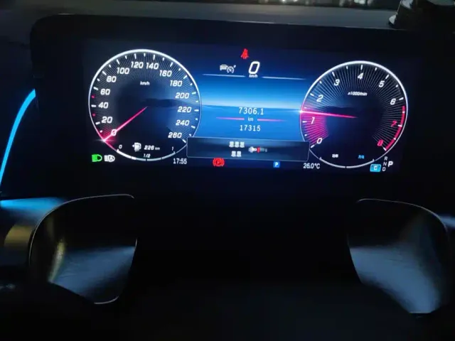 Mercedes-Benz GLB-Class — Фото автомобиля 14