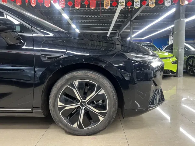 Xpeng P5 — Фото автомобиля 4