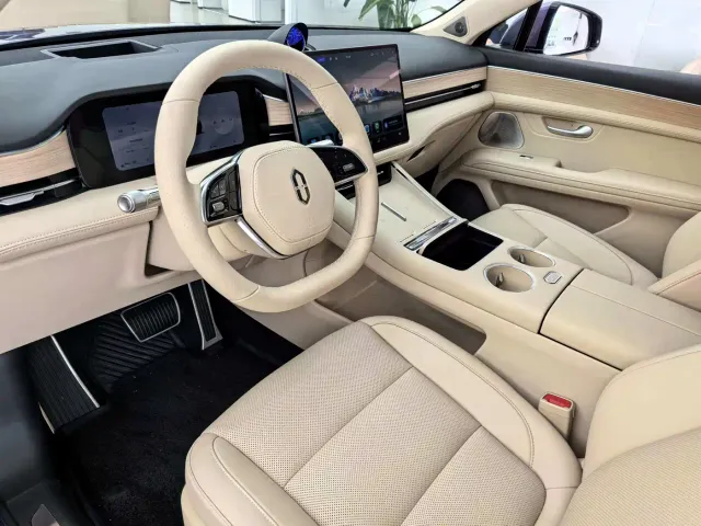 Aito M5 — Фото автомобиля 2