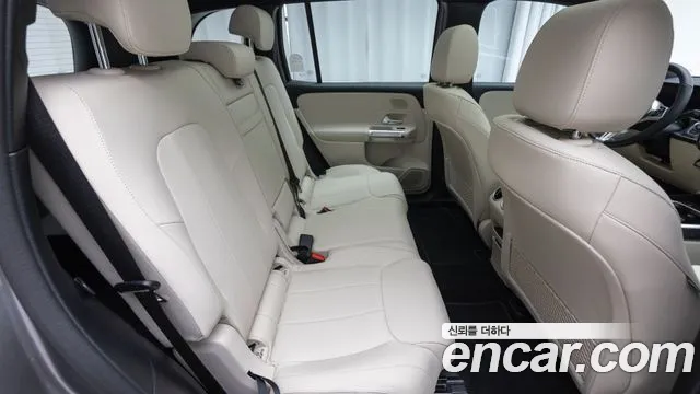 Mercedes-Benz EQB — Фото автомобиля 16