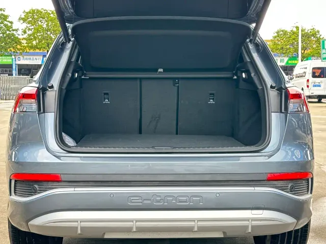 Audi Q4 e-tron — Фото автомобиля 14