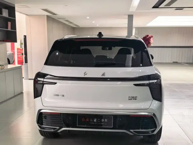 Hongqi HS3 — Фото автомобиля 5