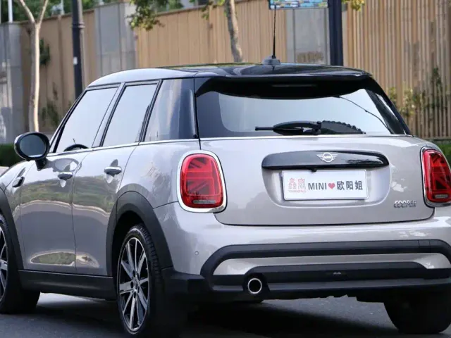 MINI Hatch — Фото автомобиля 6