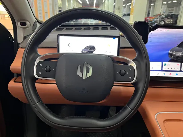 Leapmotor C10 — Фото автомобиля 7