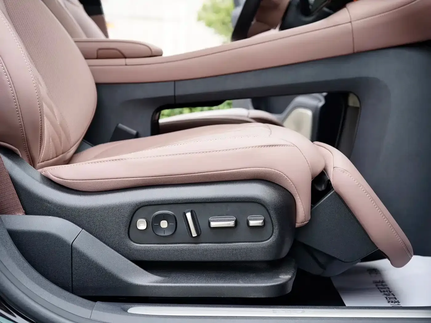 NIO NIO EC6 2025 75kWh — Фото автомобиля 13