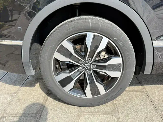 Volkswagen Tiguan L — Фото автомобиля 14