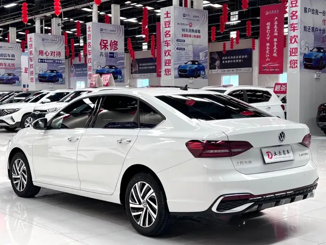 Volkswagen Lavida — Фото автомобиля 6