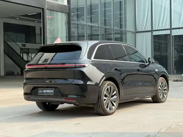 Li Auto L6 — Фото автомобиля 15