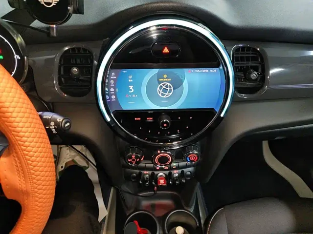 MINI Hatch — Фото автомобиля 12