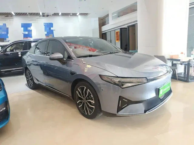 Xpeng P5 — Фото автомобиля 3