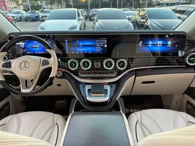 Mercedes-Benz Vito — Фото автомобиля 9