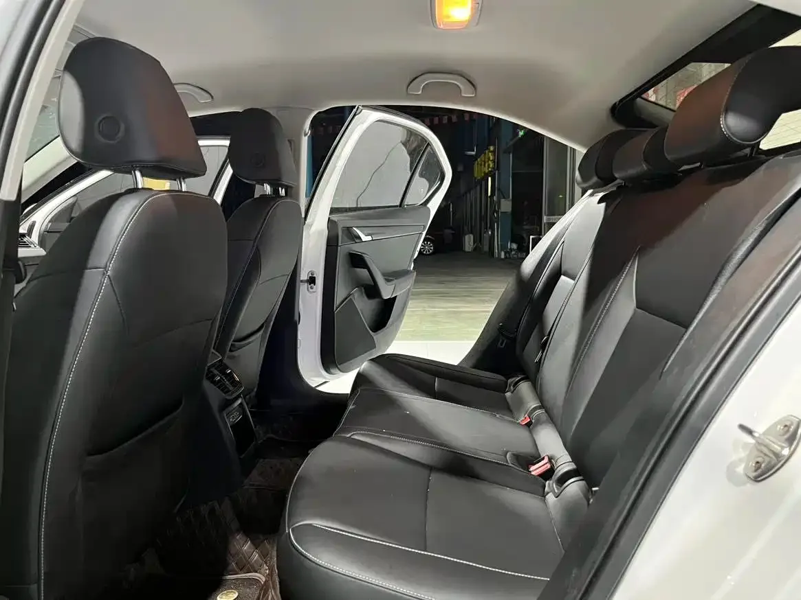 Škoda Octavia 2022 1.5L Automatic Comfort Edition — Фото автомобиля 14