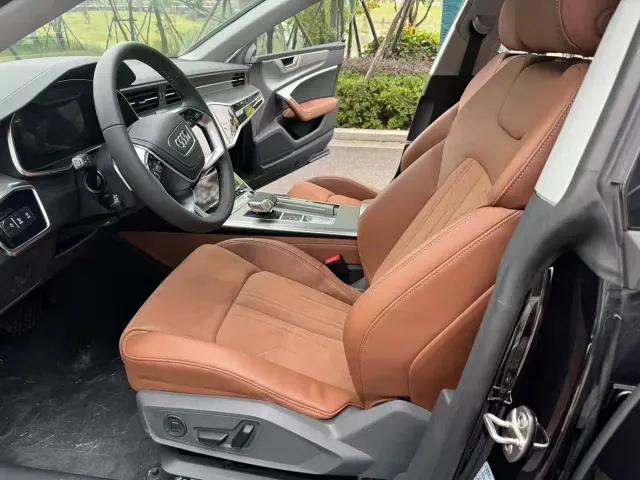 Audi A7L — Фото автомобиля 3