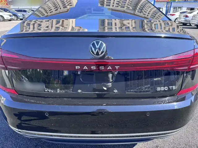 Volkswagen Passat — Фото автомобиля 11