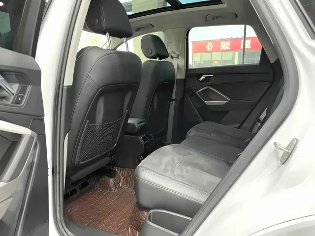 Audi Q3 — Фото автомобиля 10
