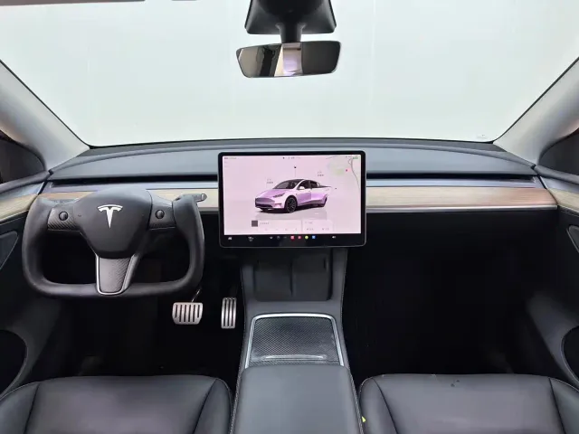 Tesla Model Y — Фото автомобиля 20