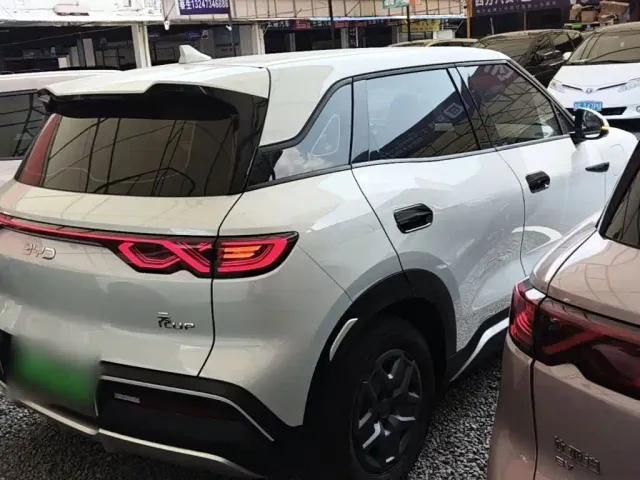 BYD Yuan UP — Фото автомобиля 6