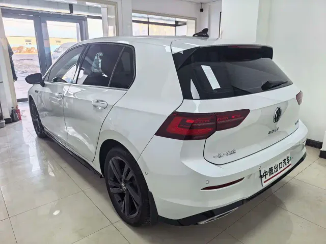 Volkswagen Golf — Фото автомобиля 28