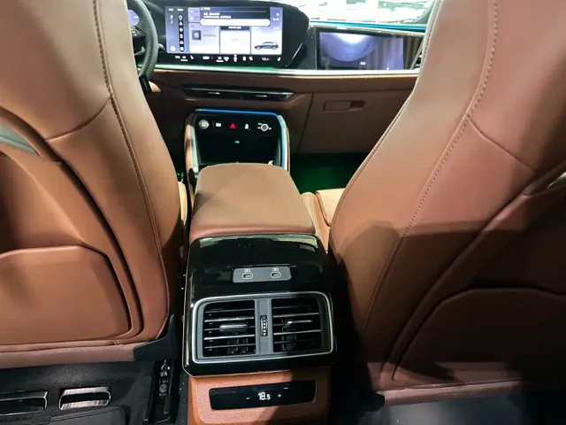 Audi Q5L — Фото автомобиля 13
