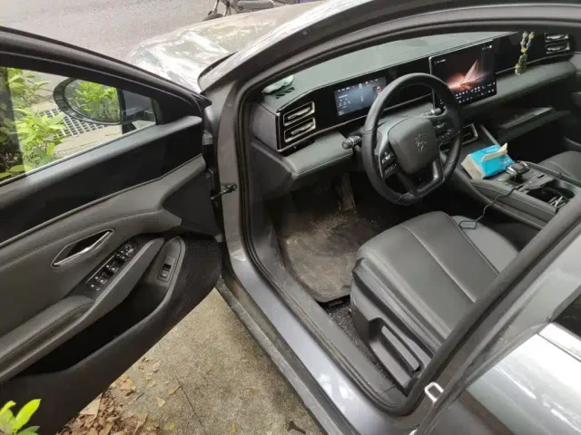 BYD Qin L — Фото автомобиля 12