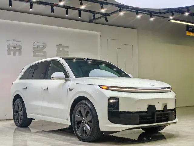 Li Auto L6 — Фото автомобиля 3