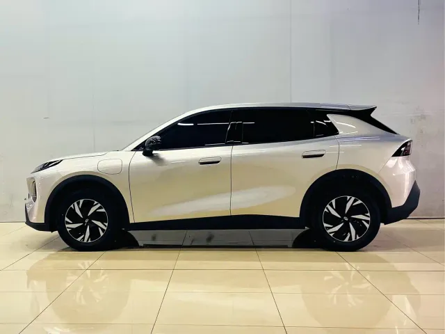 Changan Qiyuan Q05 — Фото автомобиля 4