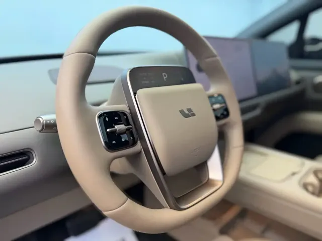 Li Auto i6 — Фото автомобиля 13
