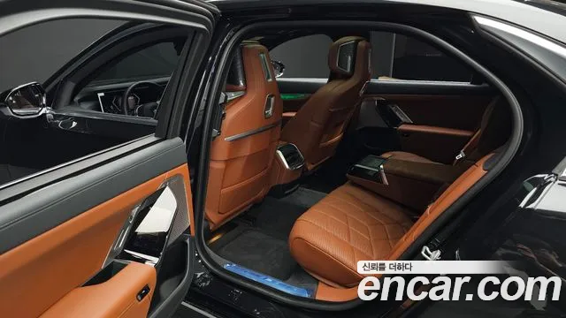 BMW 7 Series G70 — Фото автомобиля 12