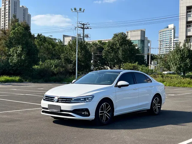 Фотография автомобиля — Volkswagen Lamando