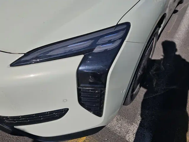 Hongqi EH7 — Фото автомобиля 5