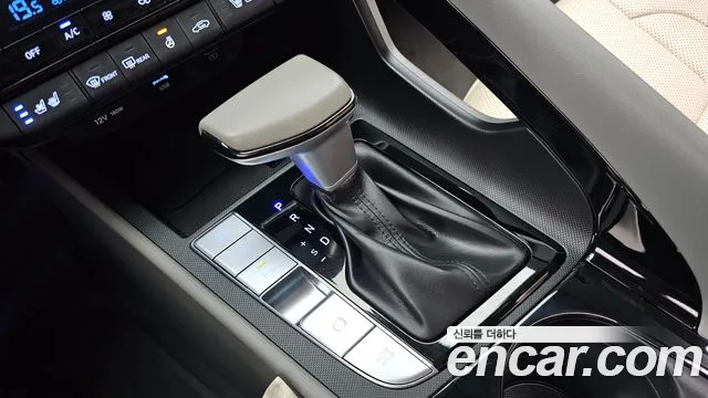 Hyundai Avante CN7 — Фото автомобиля 9