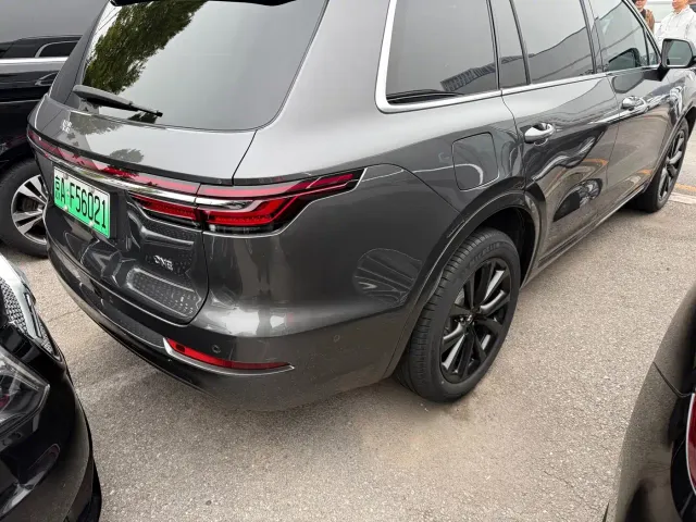 Li Auto ONE — Фото автомобиля 4